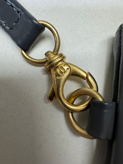 CHANEL 22Bag 小號 深灰色