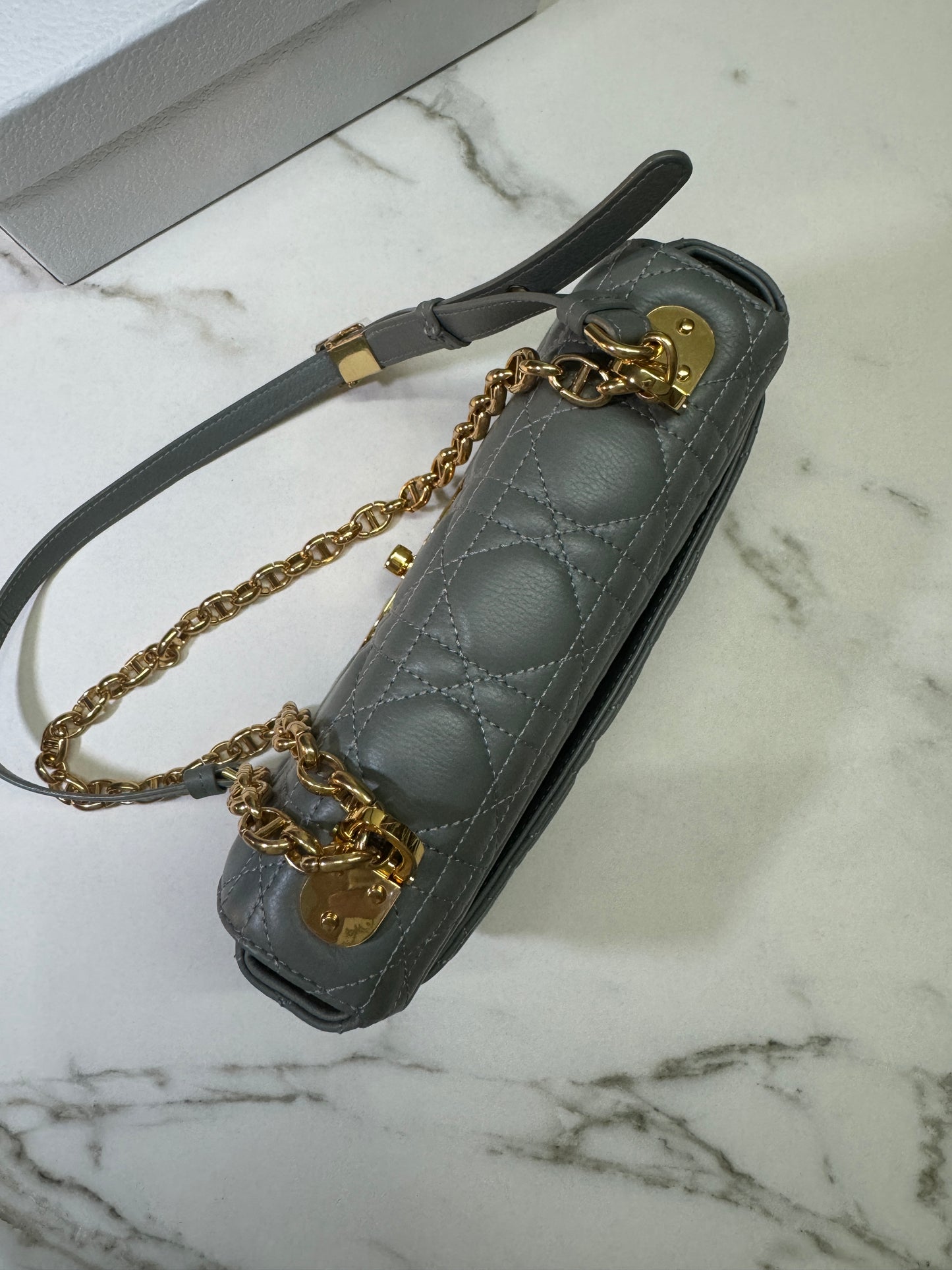 DIOR Caro 石灰色 小號