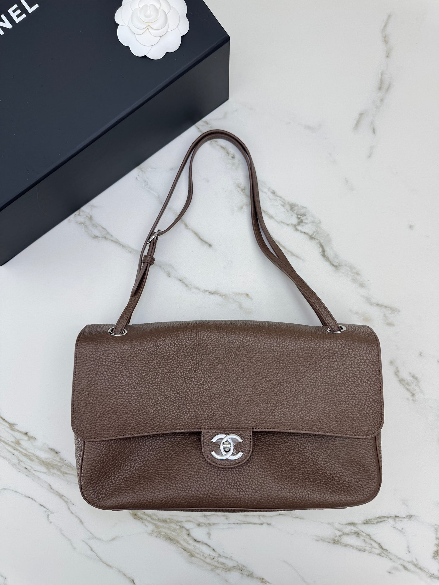 CHANEL Maxi Flap Small 32cm 大象灰/ 深卡其色 Dark Khaki