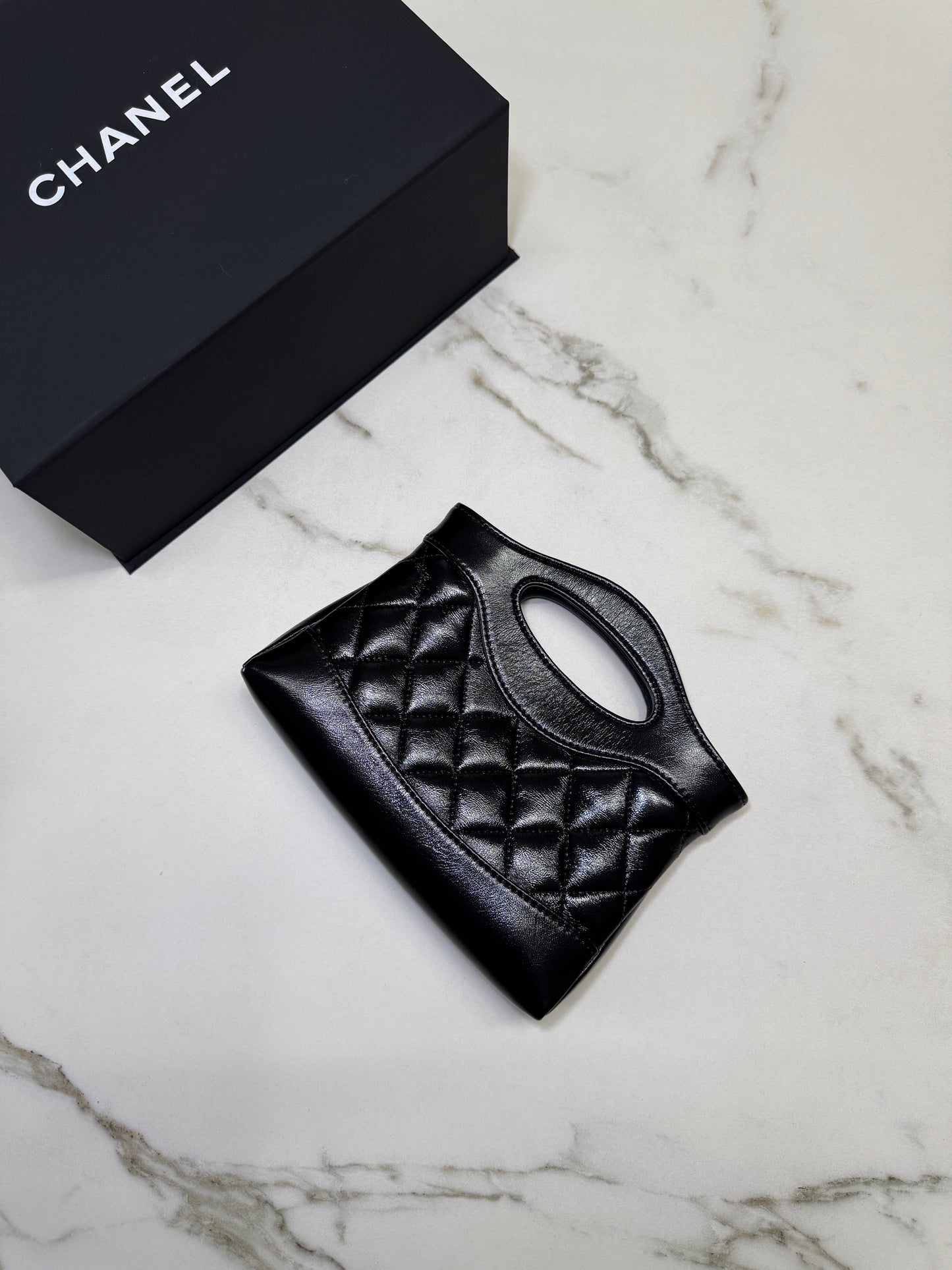 CHANEL 31Bag Nano 黑色油臘羊皮