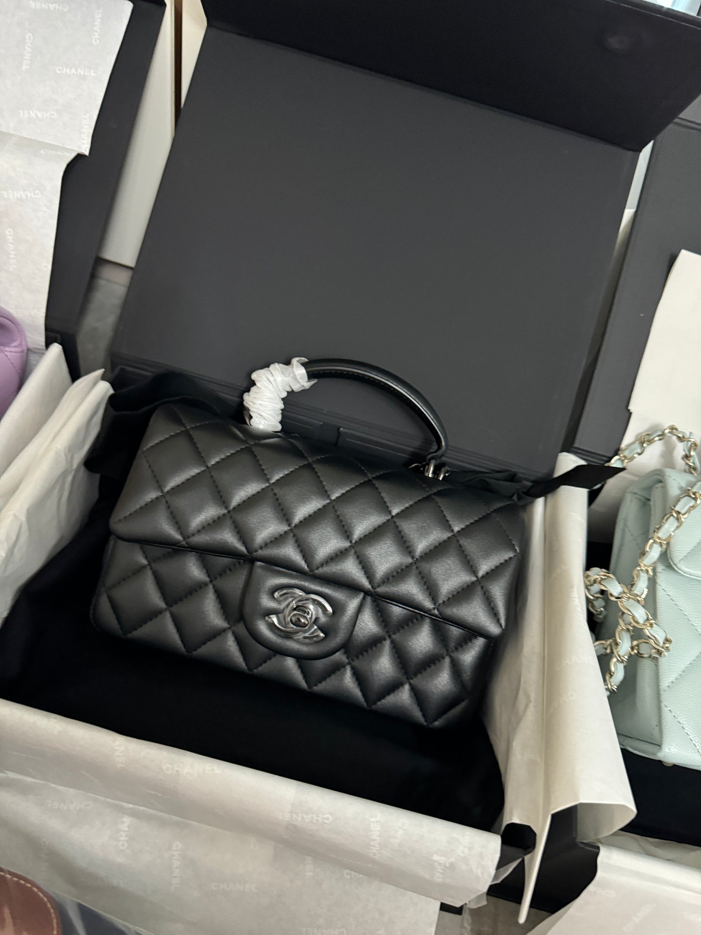 CHANEL 24A mini cf with top handle so black