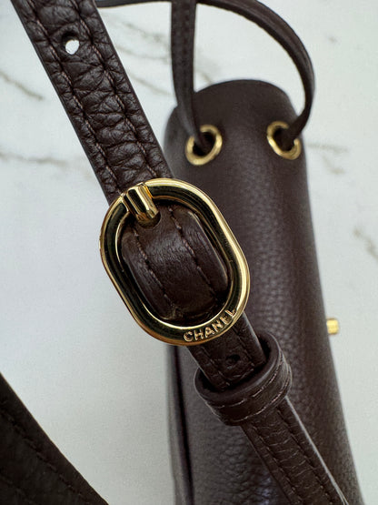 CHANEL Mini Maxi Flap 巧克力色