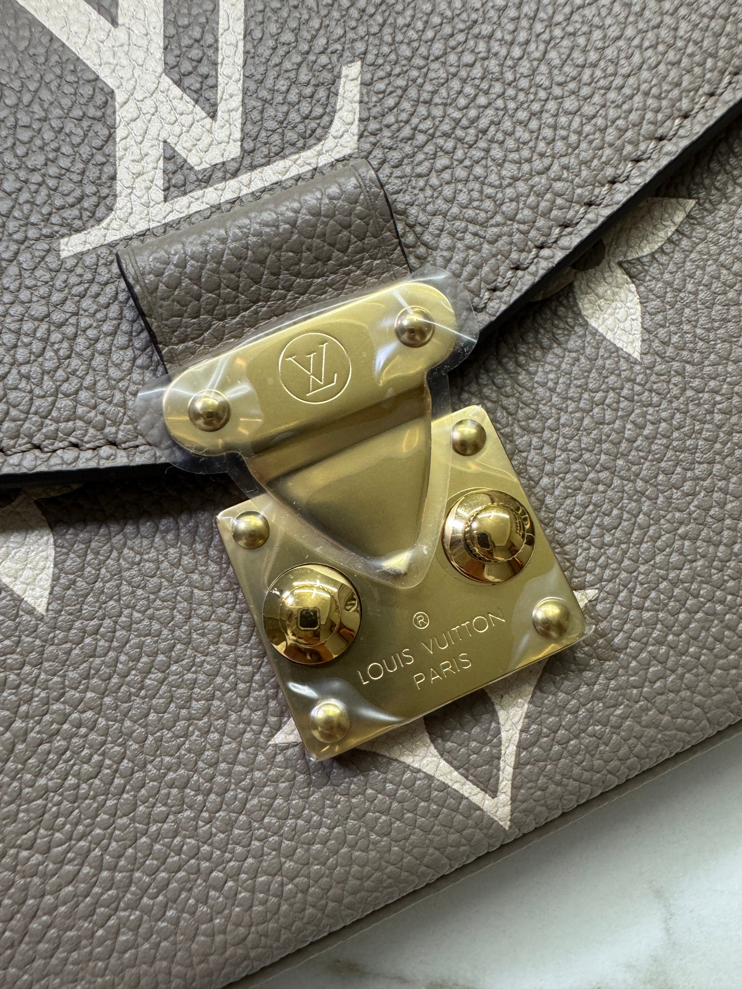 LV Pochette Metis 大象灰