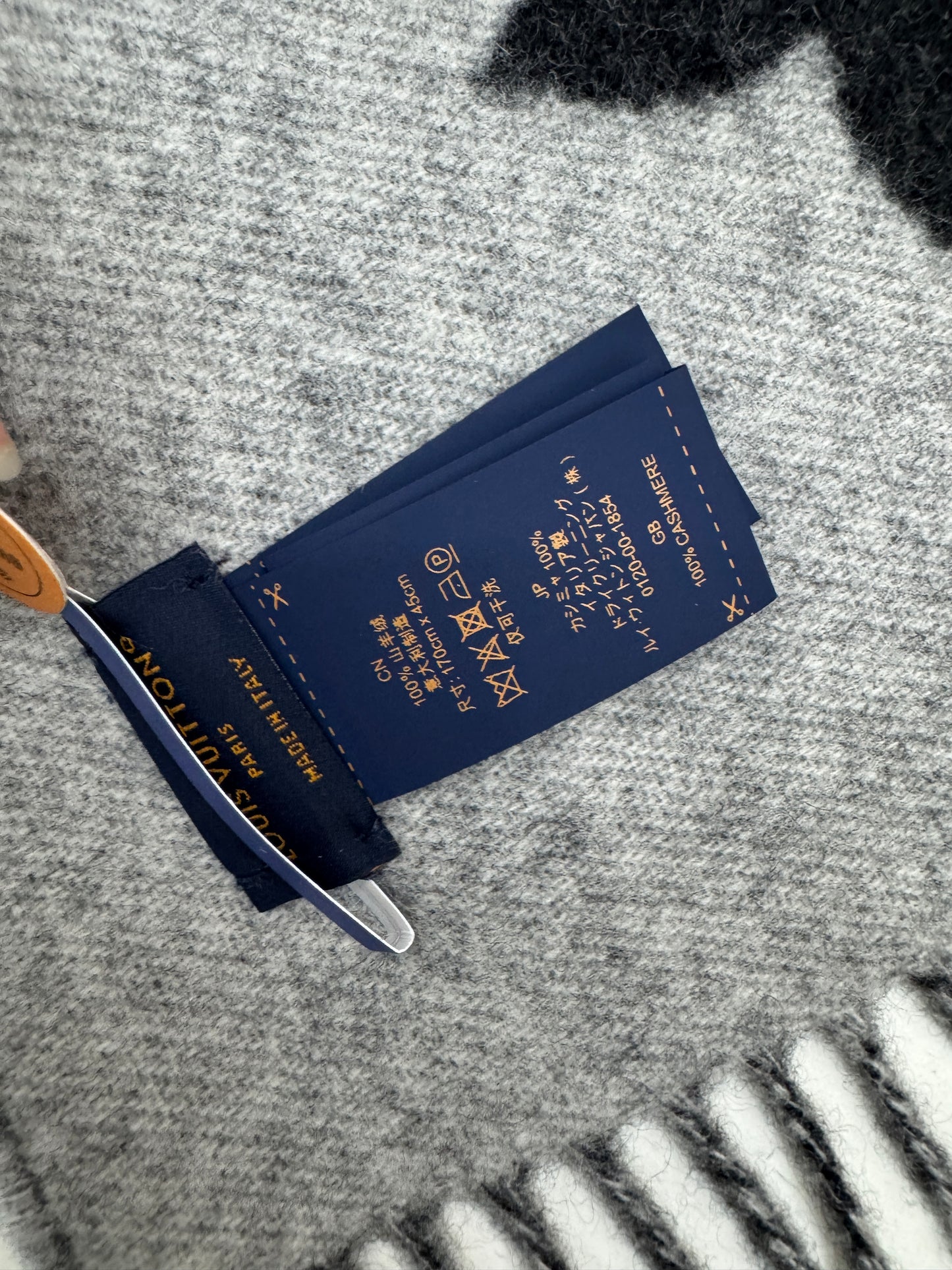 LV Reykjavik Scarf 100% Cashmere Black