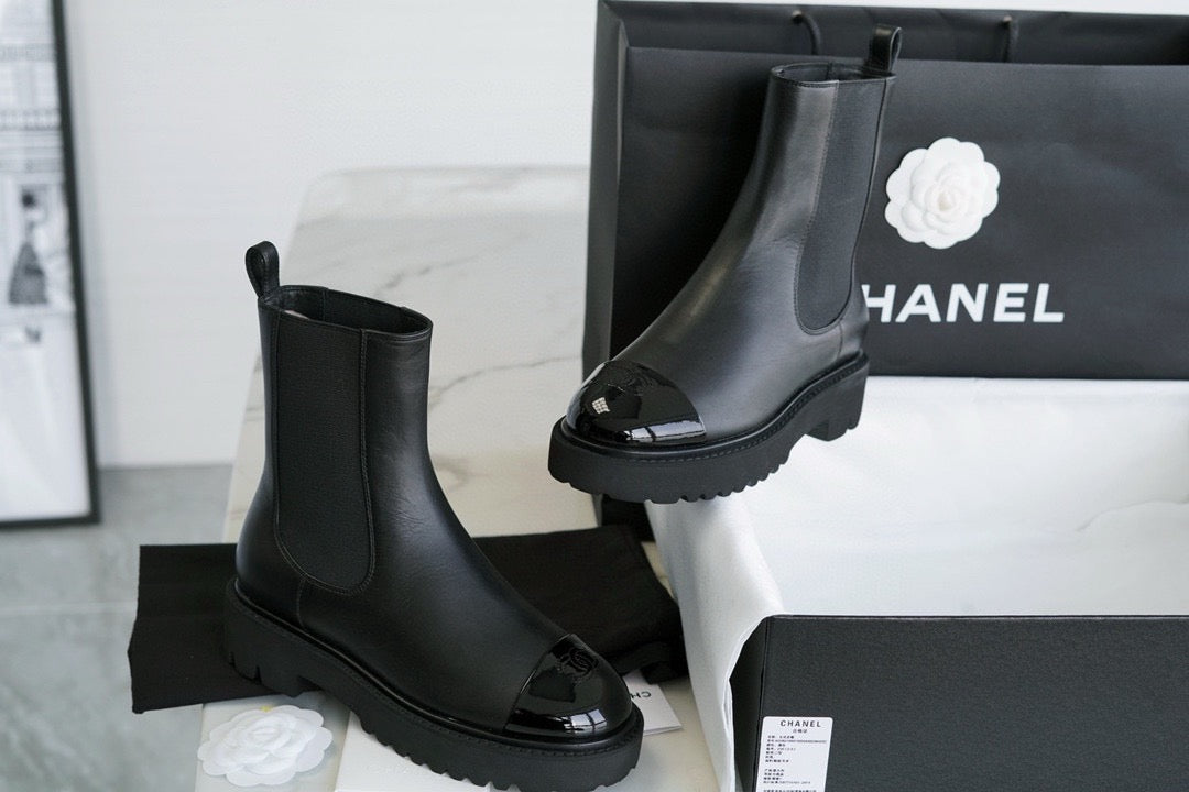 CHANEL 厚底切爾西 Chelsea Boots 漆皮拼牛皮