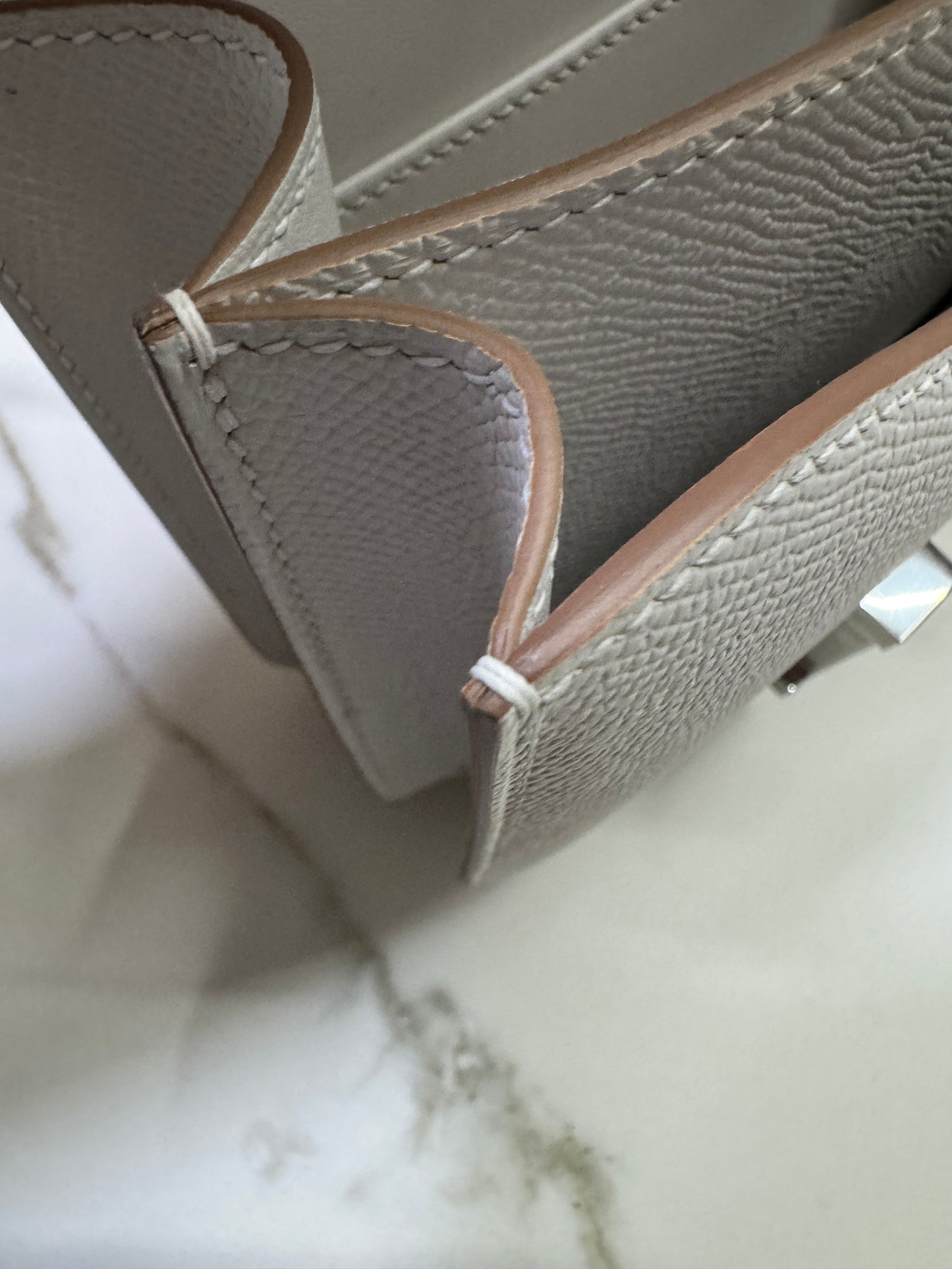 HERMES Mini Constance 奶灰色銀扣 Epsom M4 Gris Pale PHW