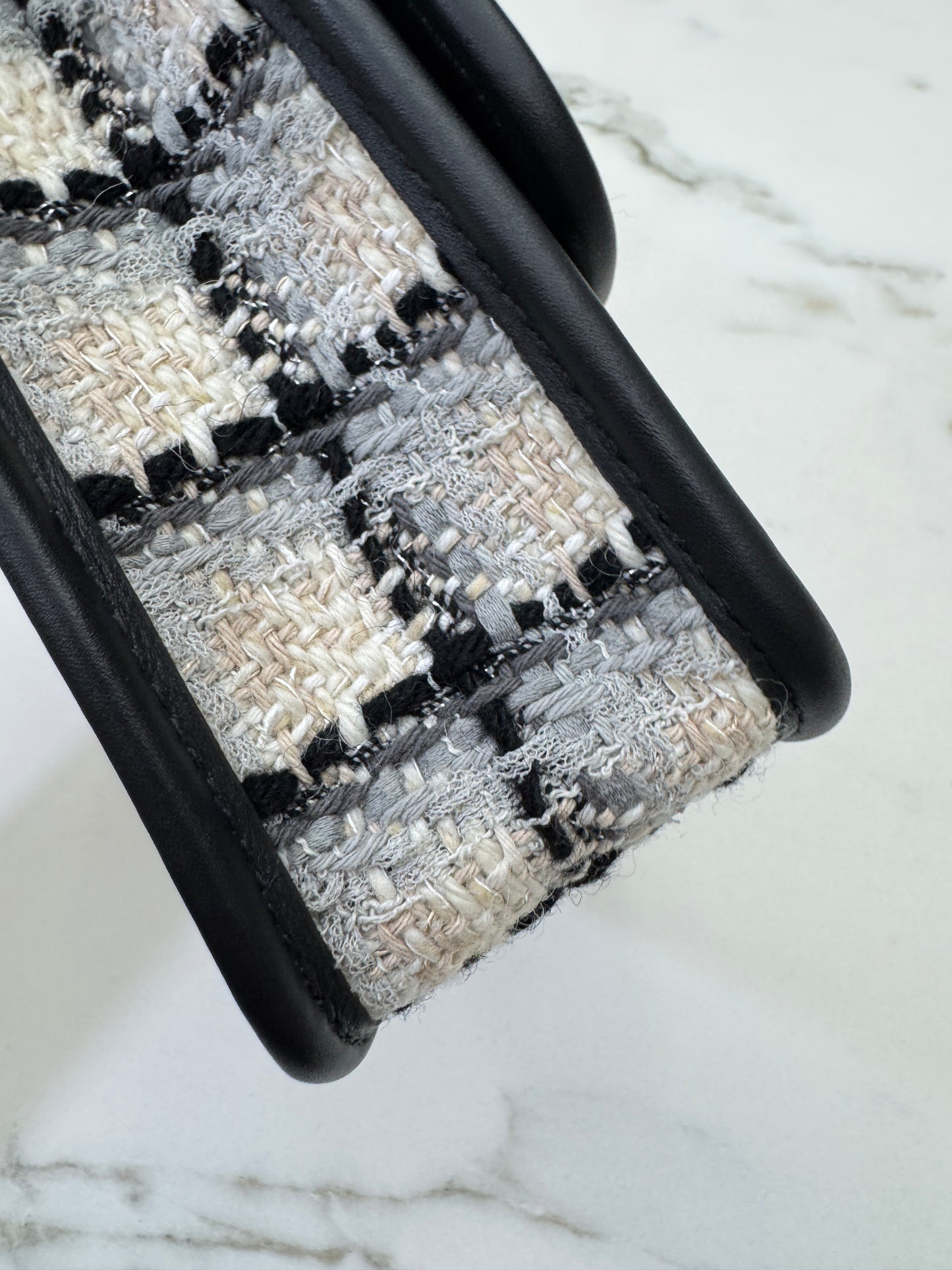 CHANEL 22K 郵差豆腐包 漸變Tweed