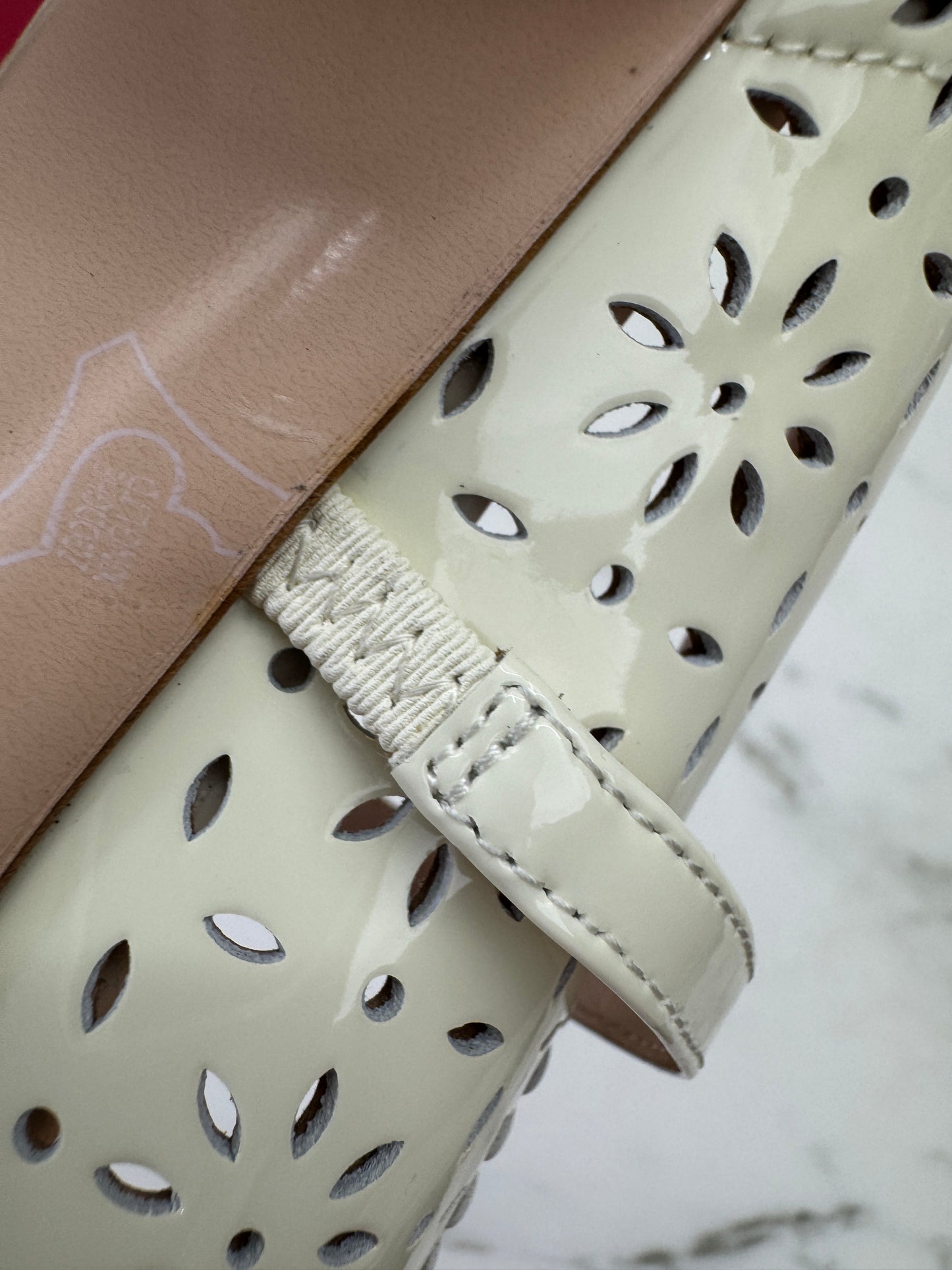 RV 小雛菊鏤空 Mary Jane