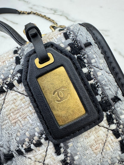 CHANEL 22K 郵差豆腐包 漸變Tweed