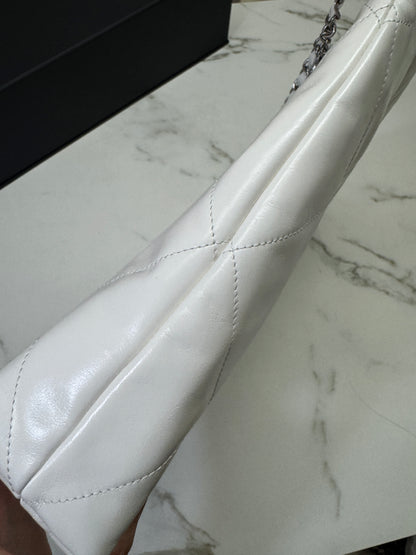 CHANEL 22 Bag Medium 白銀