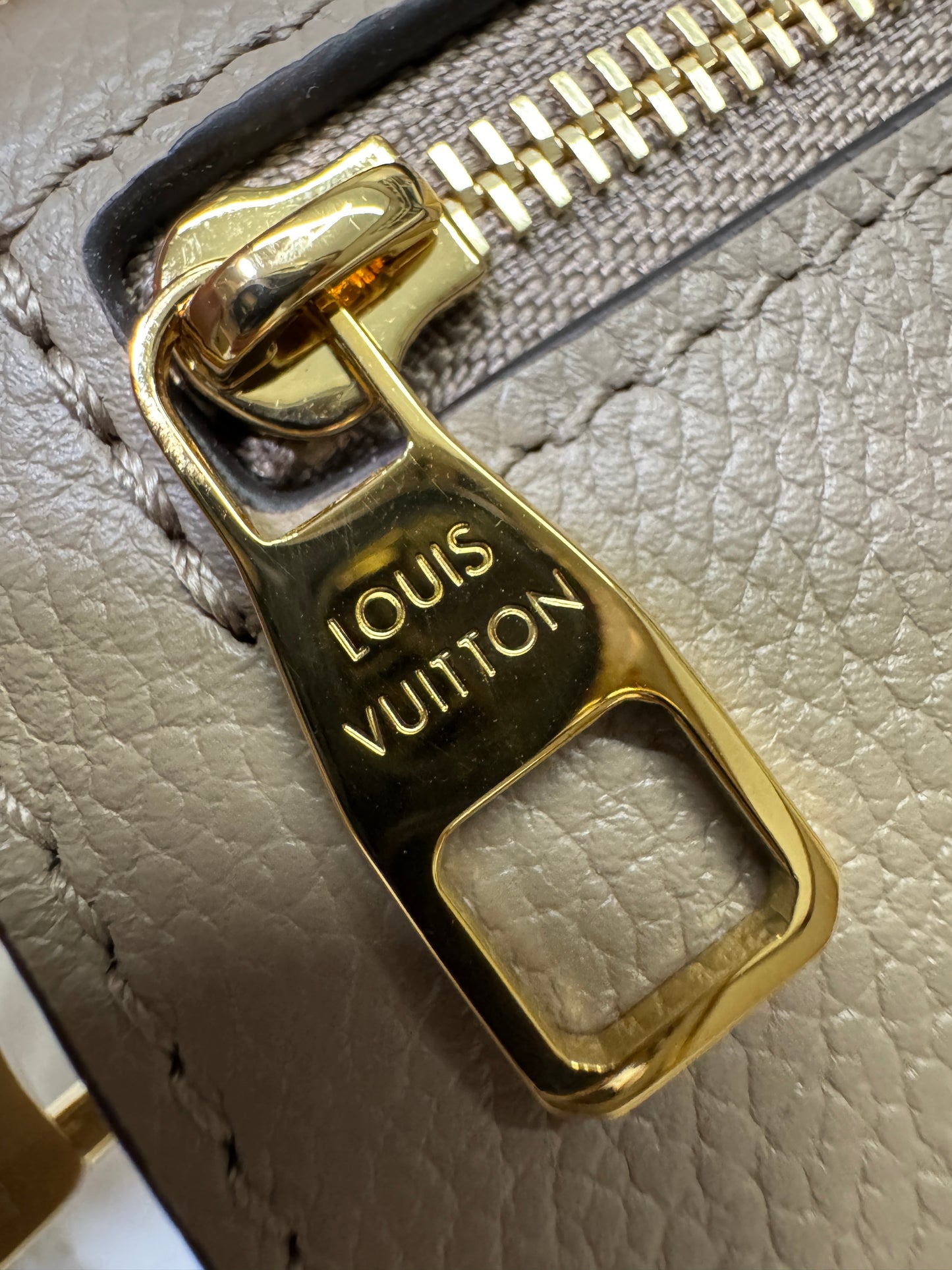 LV Pochette Metis 大象灰