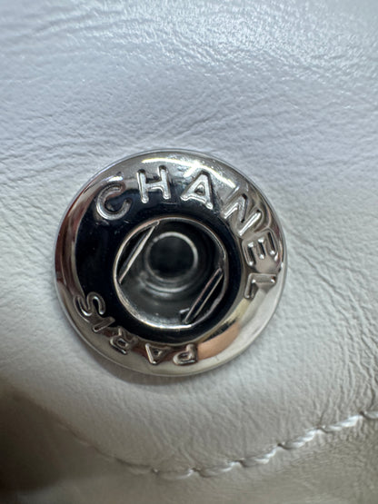 CHANEL 22 Bag Medium 白銀