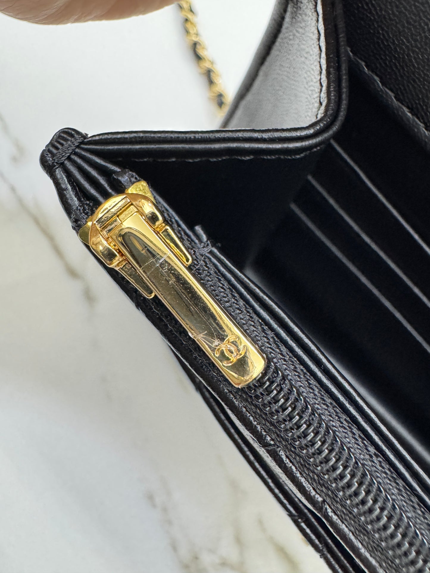 CHANEL 25B 手柄郵差 Wallet on Chain