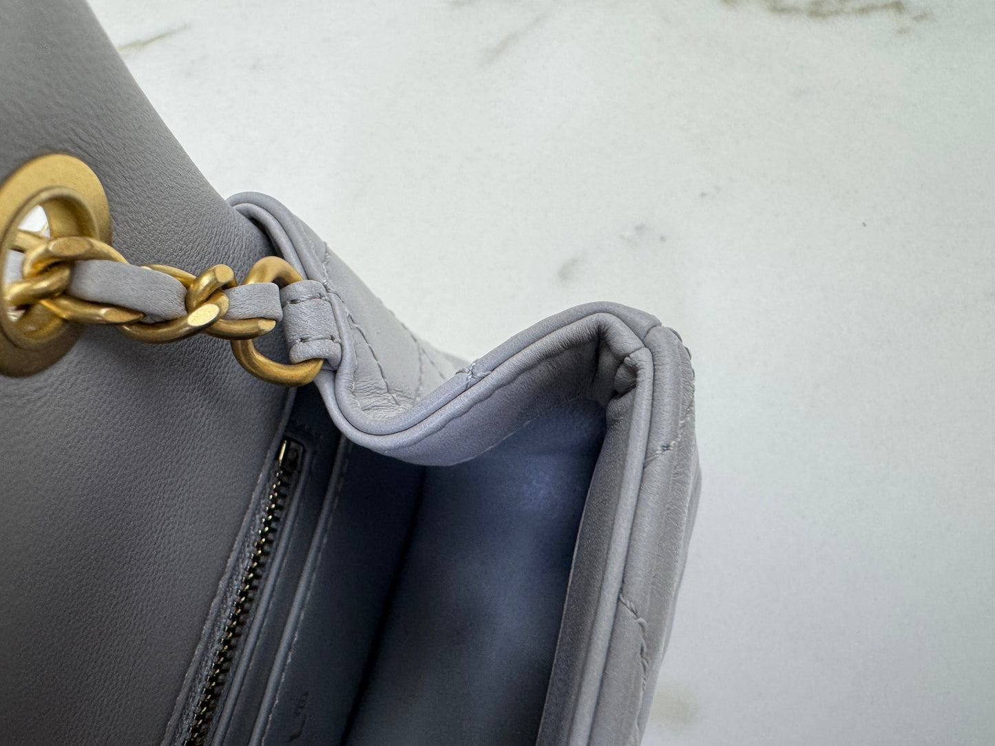 CHANEL Mini CF17 金球方胖子淺灰