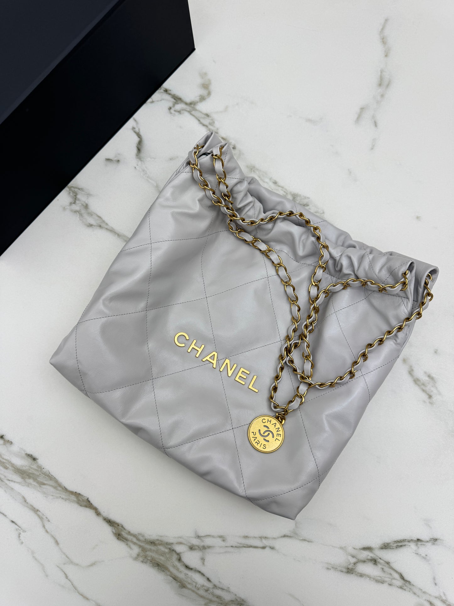 CHANEL 22Bag Small 25S淺灰色