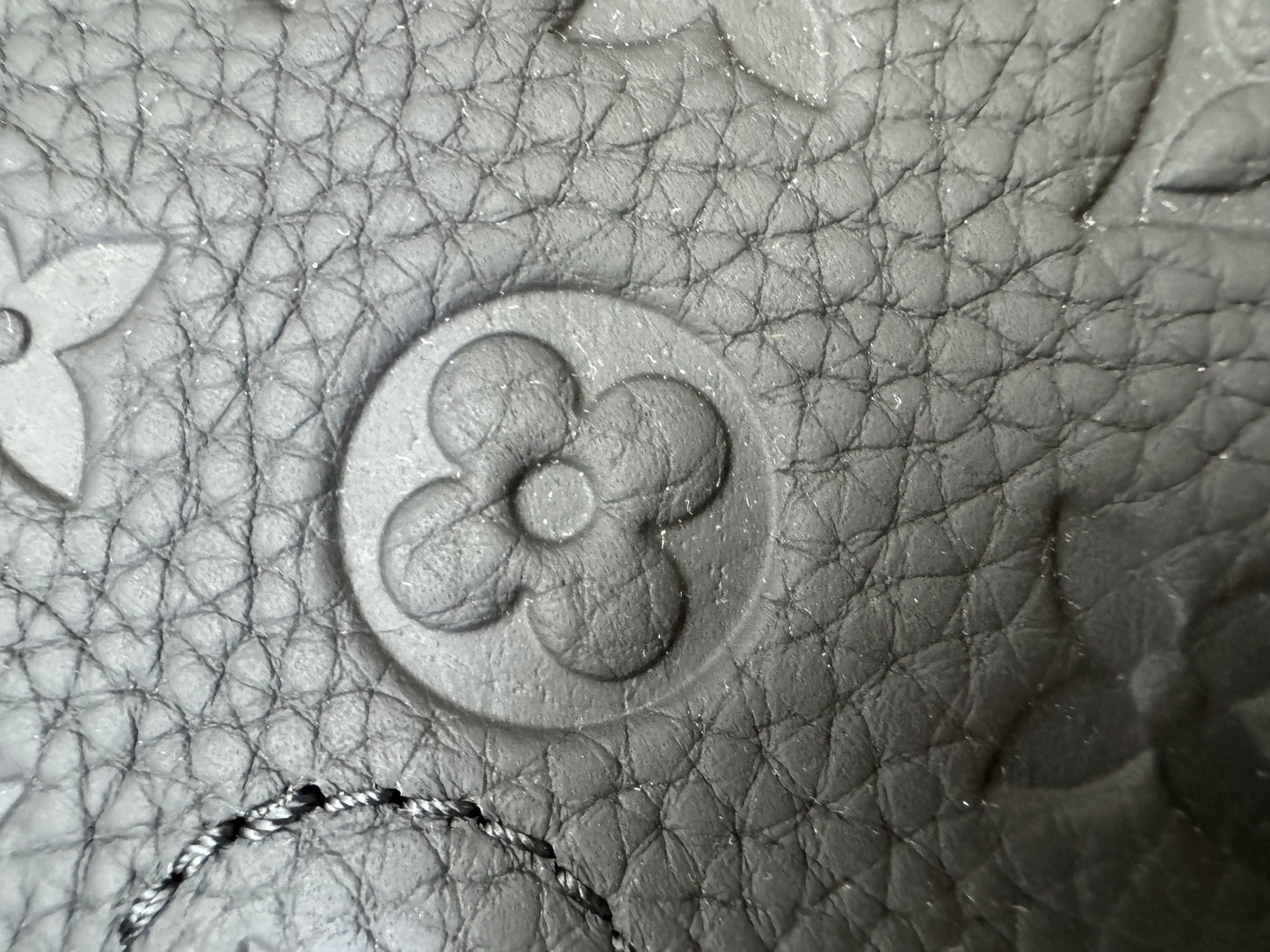 LV Steamer PM Ultra Black
