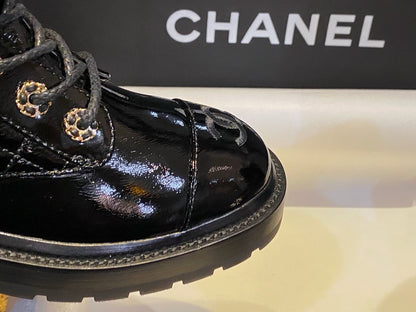 CHANEL 亮面皺牛皮 菱格馬丁靴 大logo