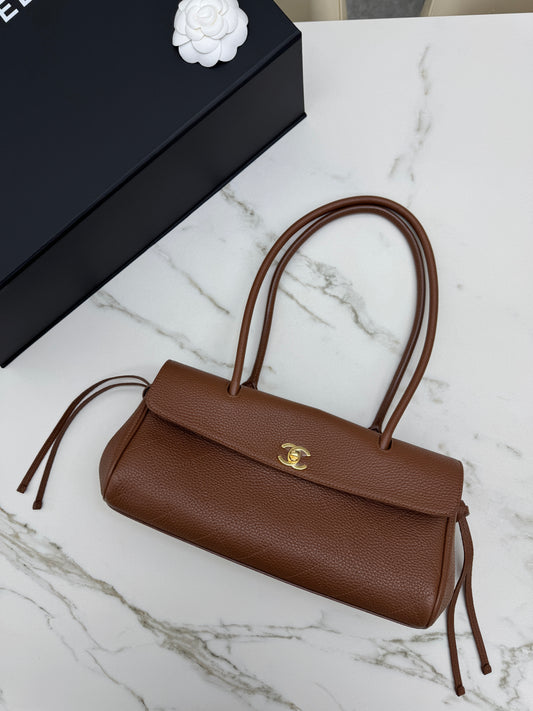 CHANEL 26S Shopping Bag 法棍包 焦糖棕