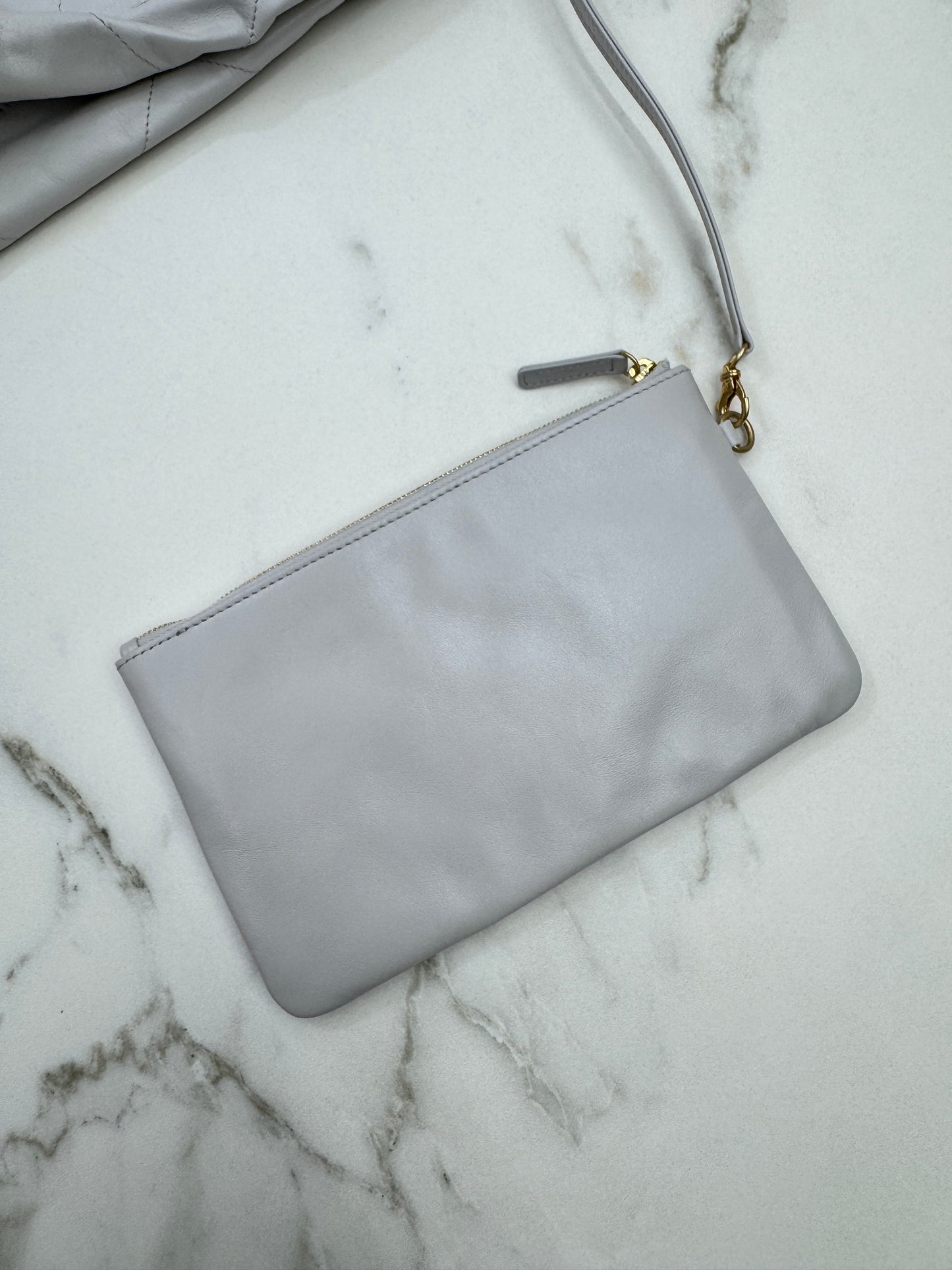 CHANEL 22Bag Small 25S淺灰色