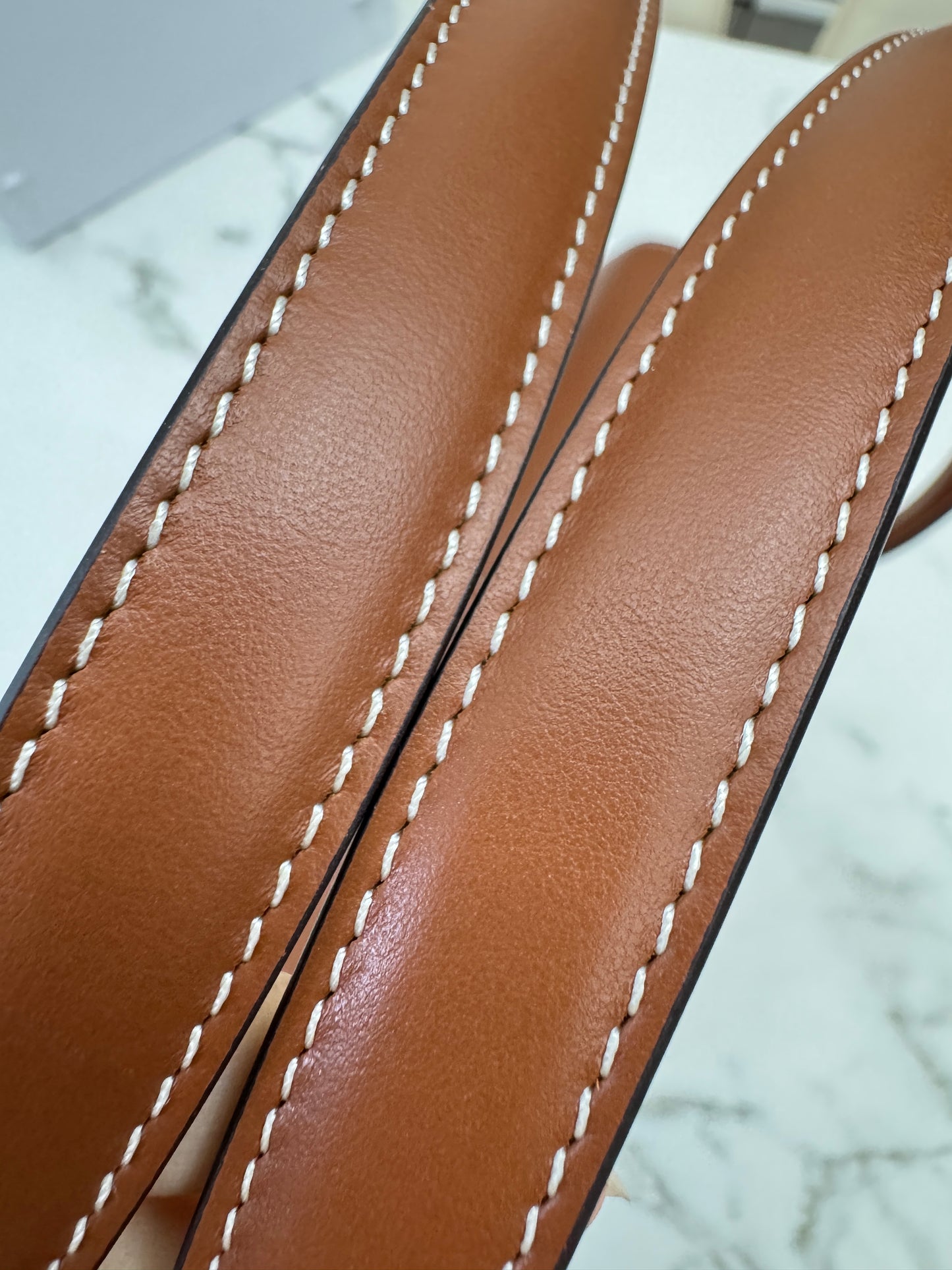 CELINE Soft 16 Medium 棕色