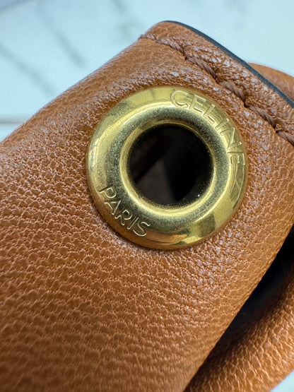 CELINE Soft Triomphe Half Moon 焦糖棕