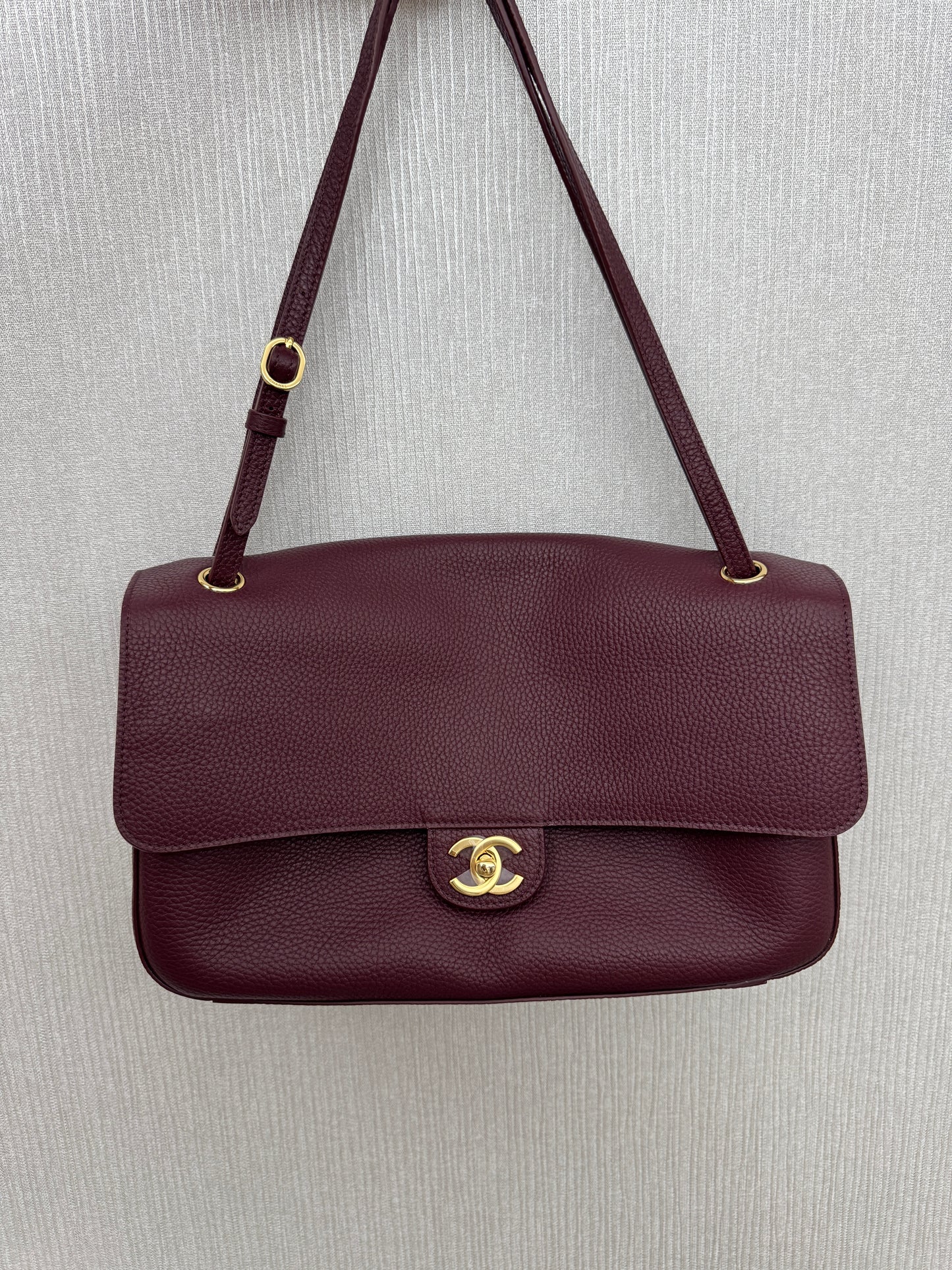 CHANEL 26S Maxi Flap Bag Small 酒紅色金扣 Burgundy GHW