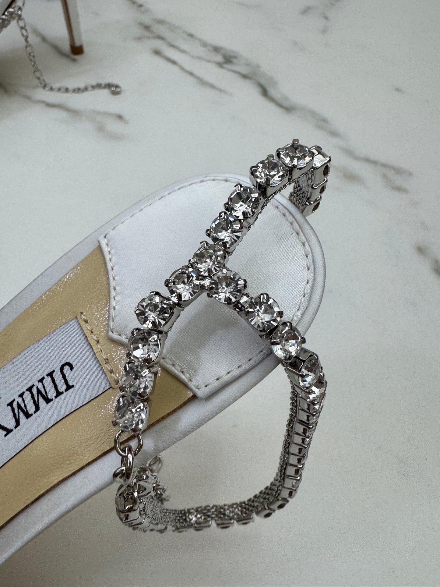 JIMMY CHOO Saeda 85 緞面白