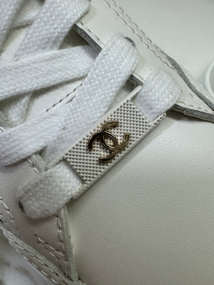 CHANEL 全皮燙金小白鞋 Sneakers