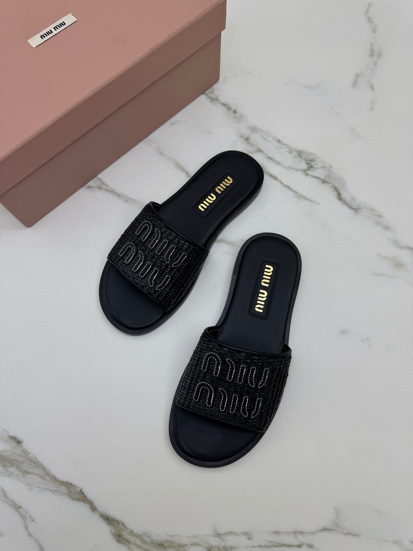 MIU MIU 草編拖鞋 黑色