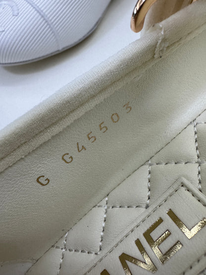 CHANEL 24S Mary Jane 芭蕾舞鞋 白色娟布