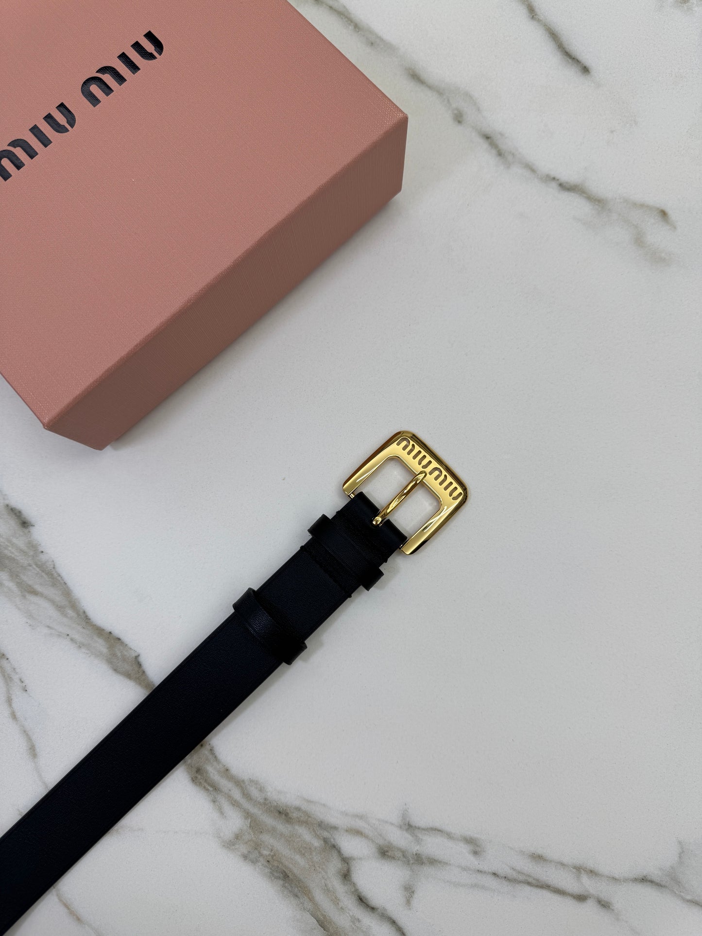 MIU MIU 鏤空扣皮帶