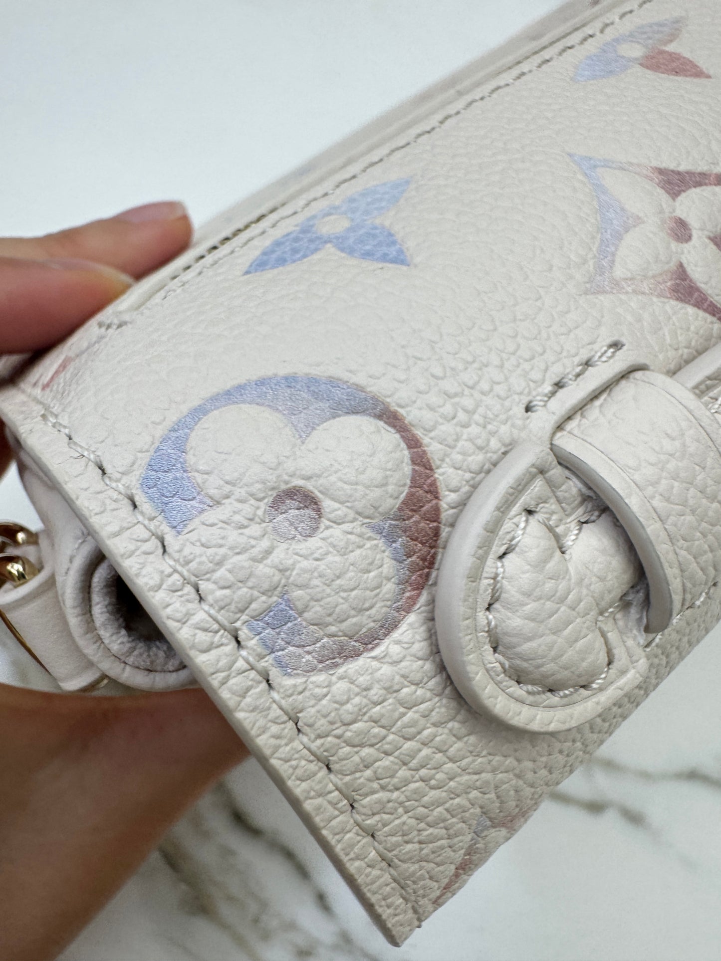 LV Pochette Metis East-West 漸變紫