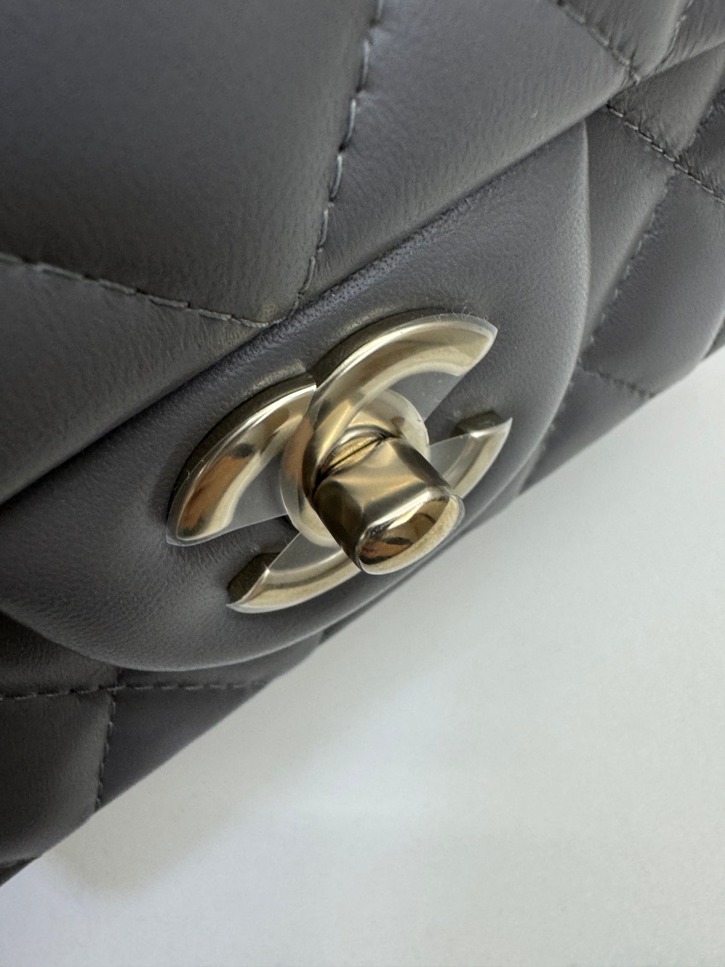CHANEL Mini CF 深灰色羊皮淺金扣