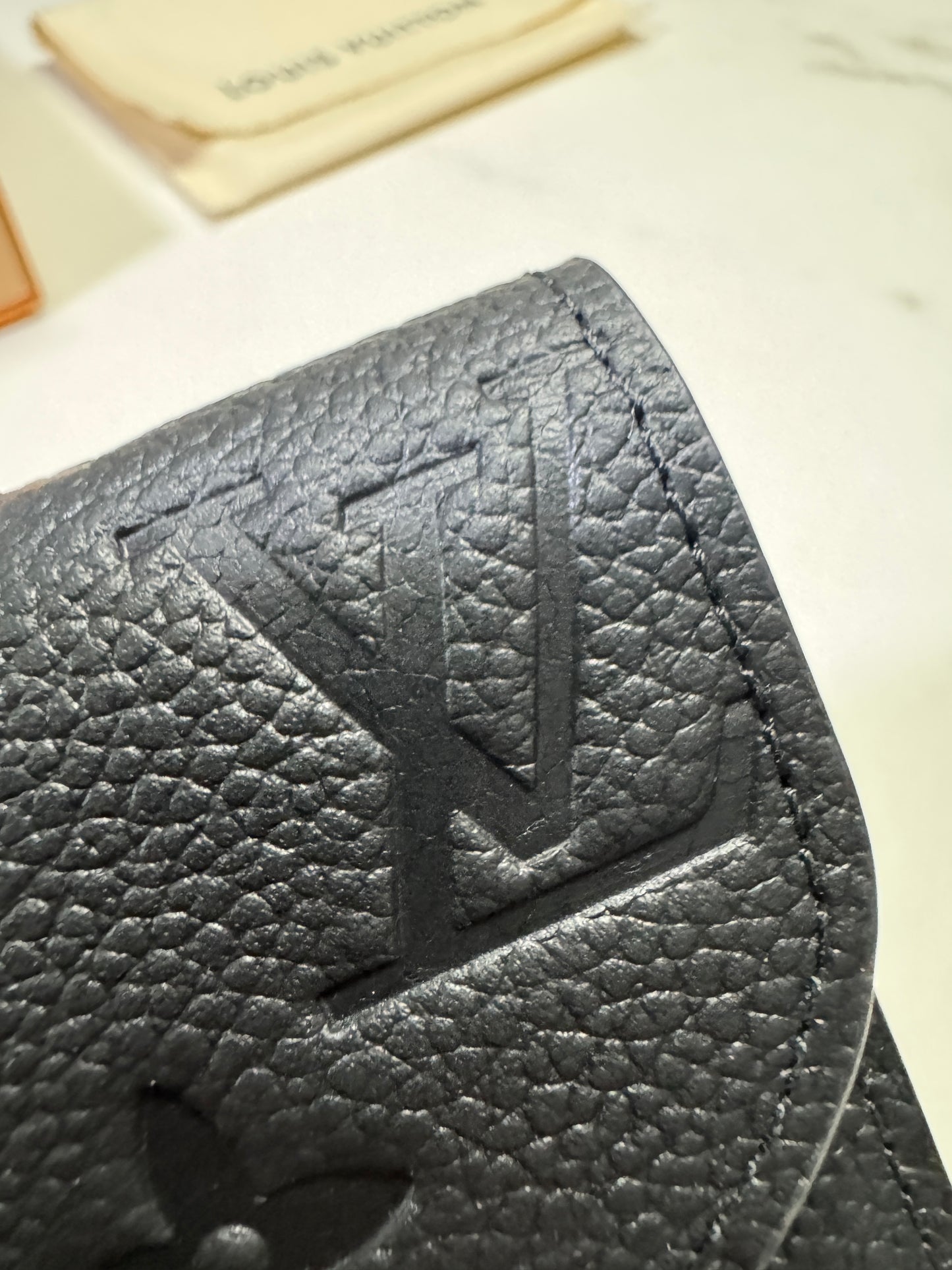 LV Rosalie 黑色全皮壓花零錢包