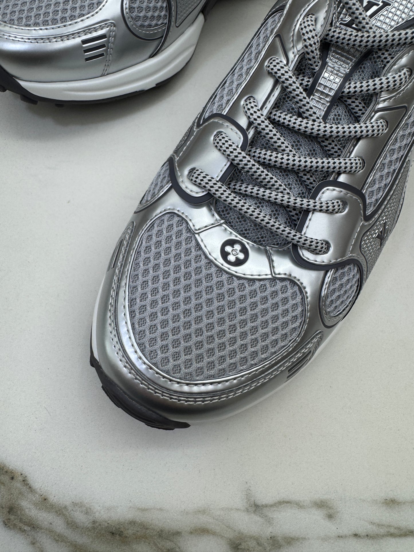 LV Olympia Sneaker 銀色運動鞋