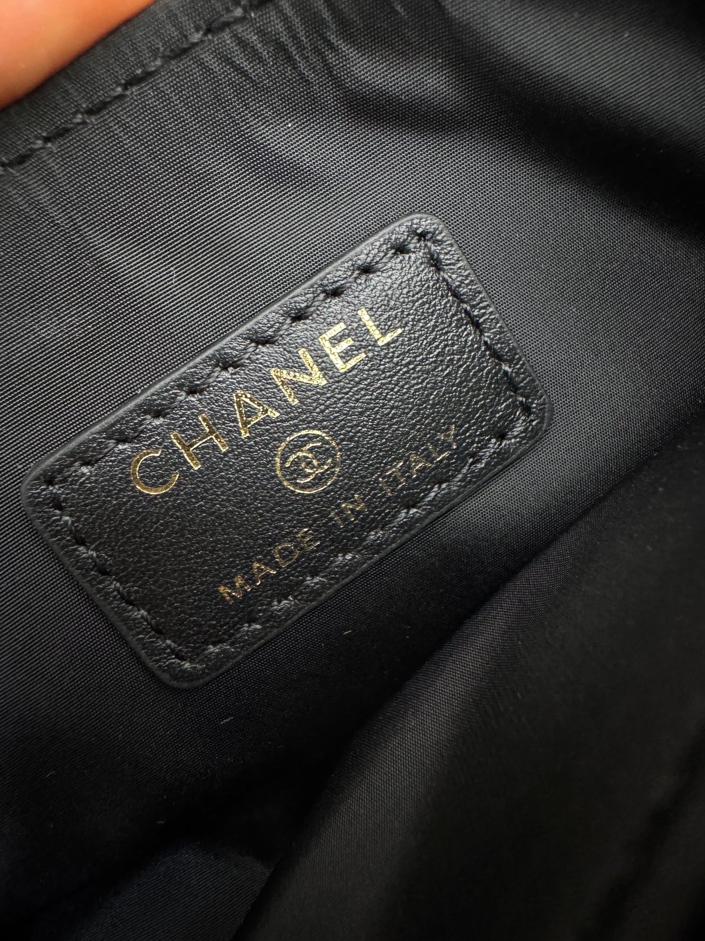 CHANEL 25N Coco Neige 滑雪系列 絲絨尼龍 半月Hobo