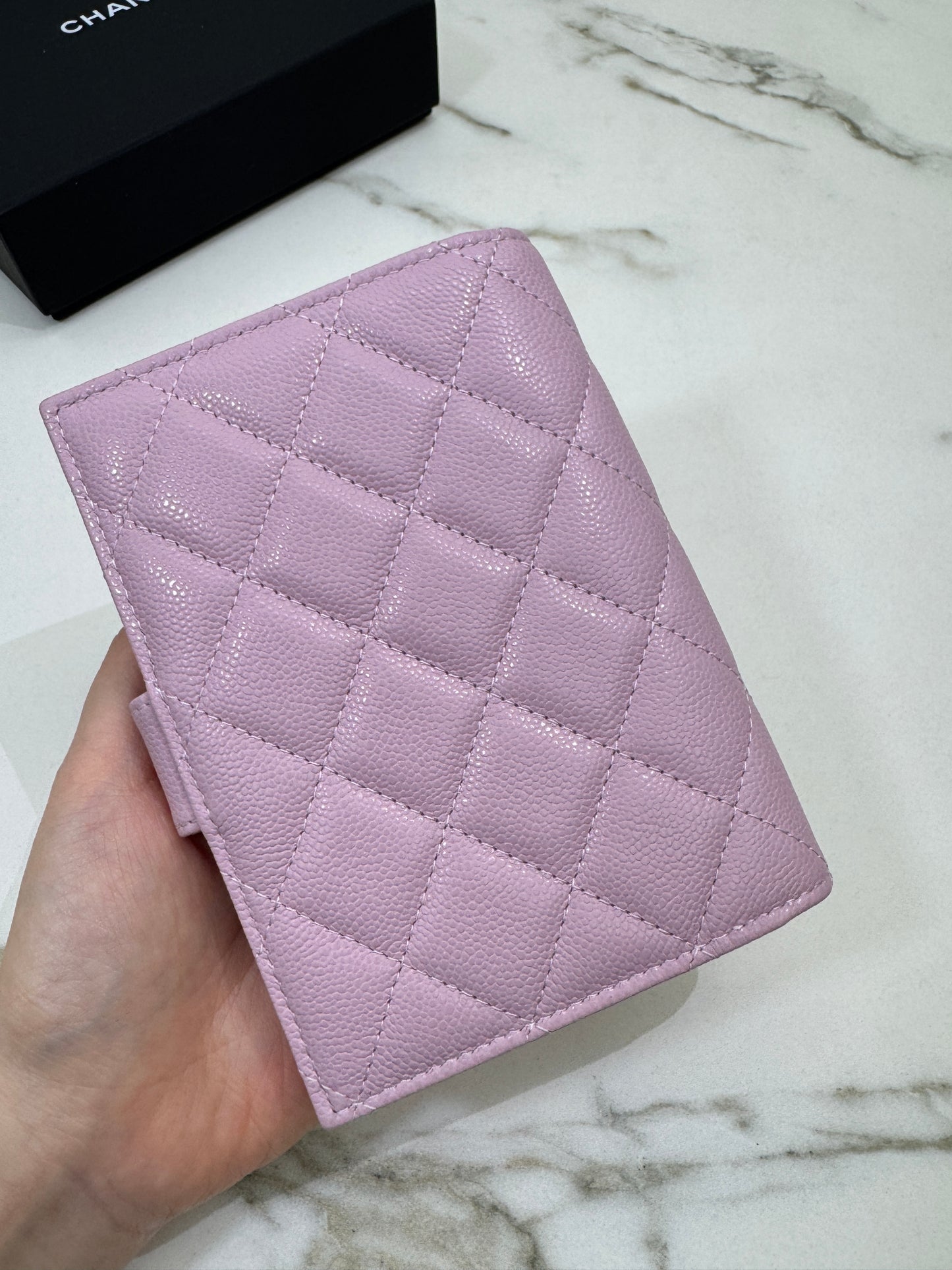 CHANEL Passport Holder 粉紅色淺金扣