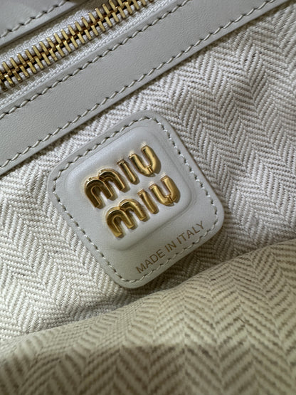 MIU MIU Ivy Tote 補丁白色