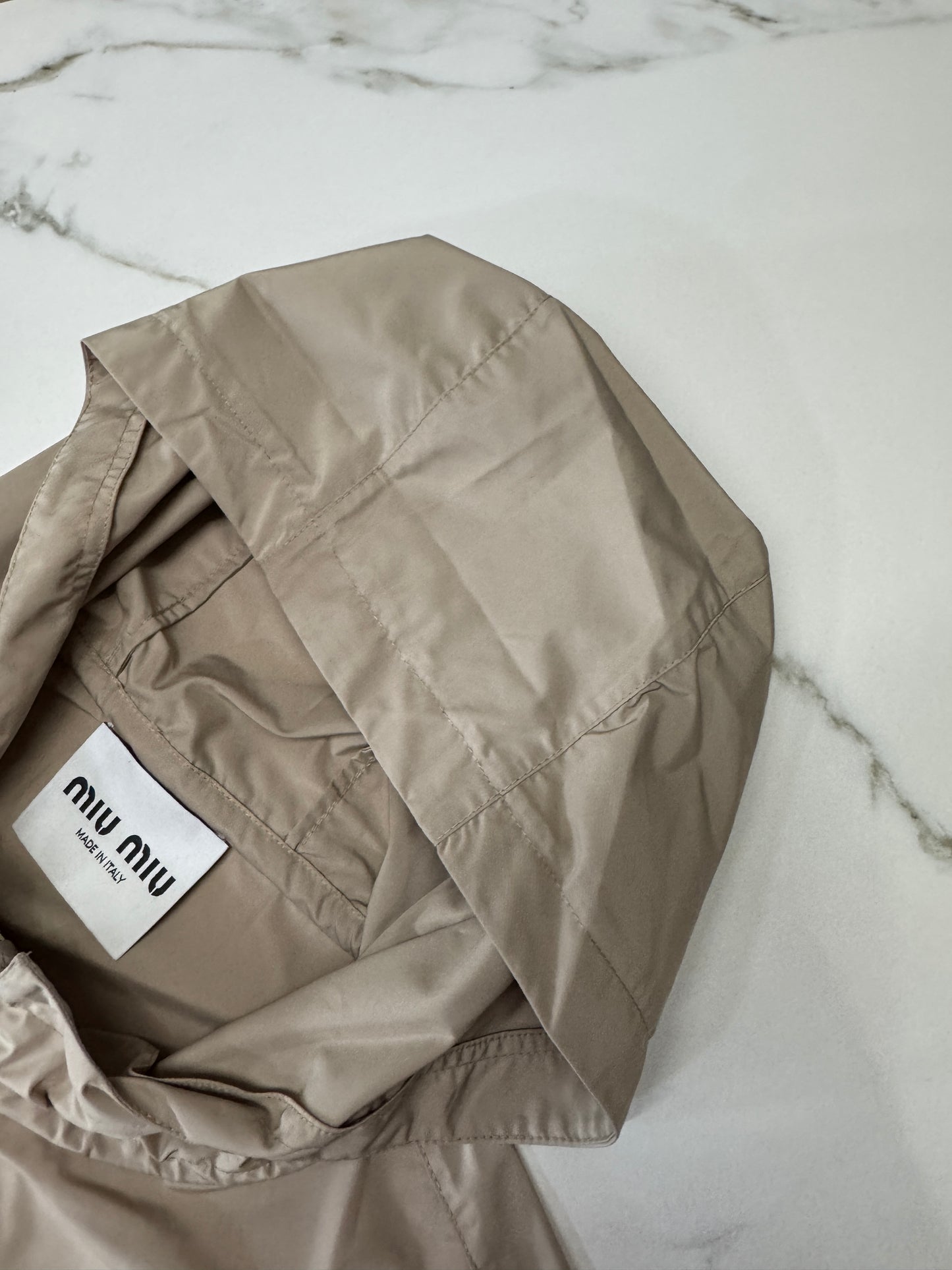 MIU MIU 淺卡其色短款風衣