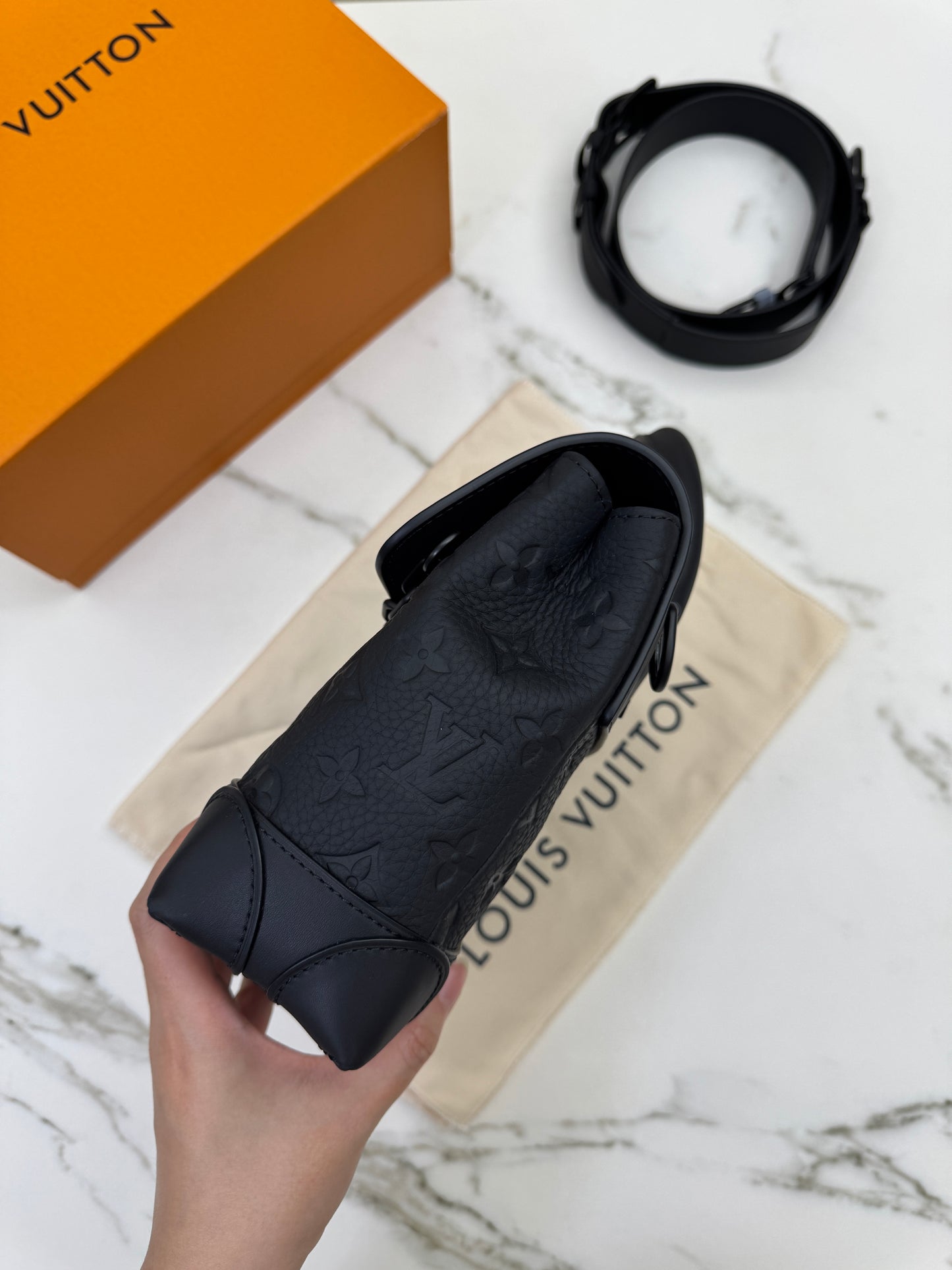 LV Steamer PM Ultra Black