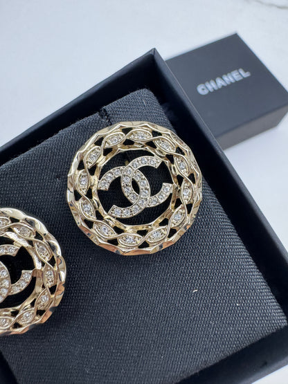 CHANEL 24B 圓形鏤空水鑽耳環