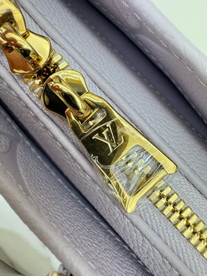 LV On the Go East-west 淺紫