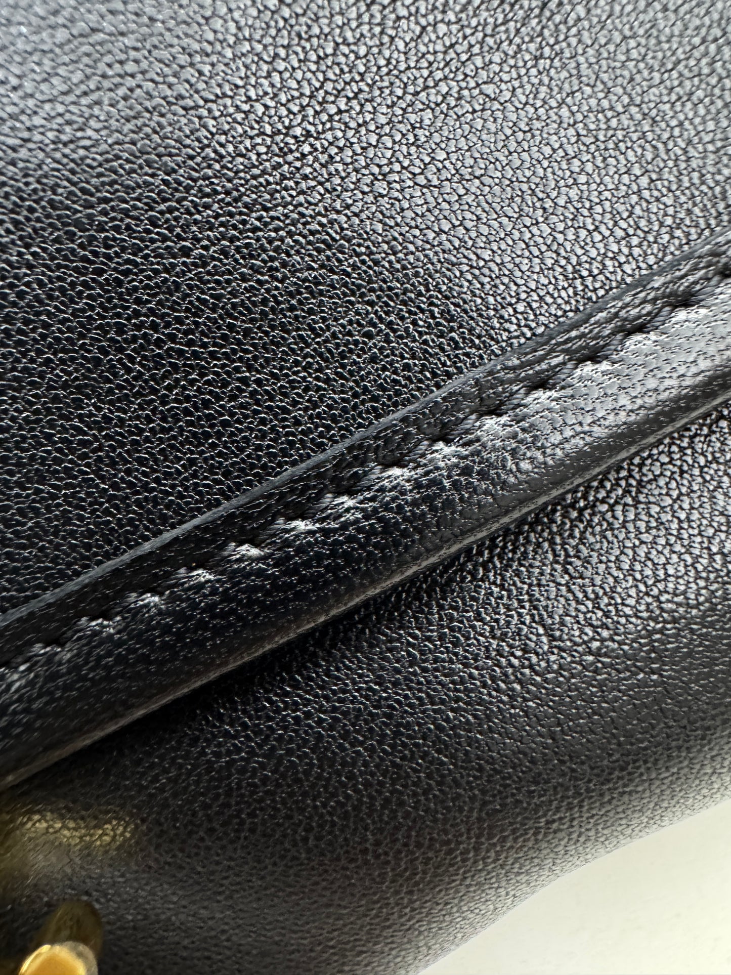 CELINE Soft Triomphe Half Moon 黑色