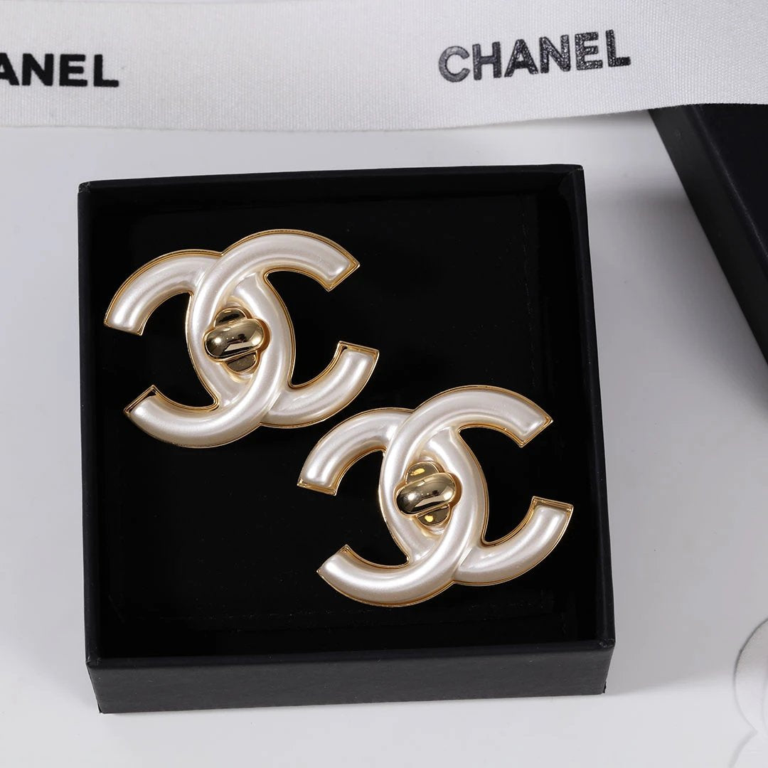 CHANEL 耳夾款