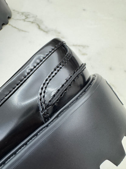 MIU MIU 金幣厚底Loafers 黑色