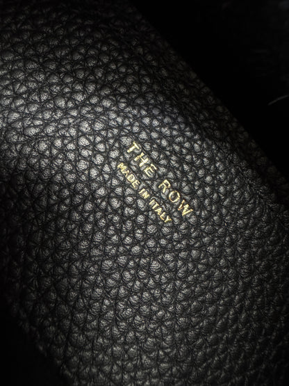 THE ROW Bindle Three Black