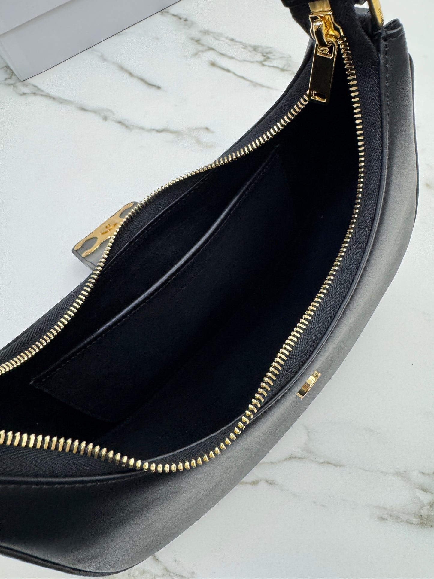 CELINE Ava Triomphe Hobo
