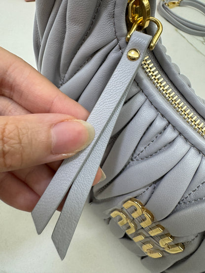 MIU MIU Wander Small 霧霾藍