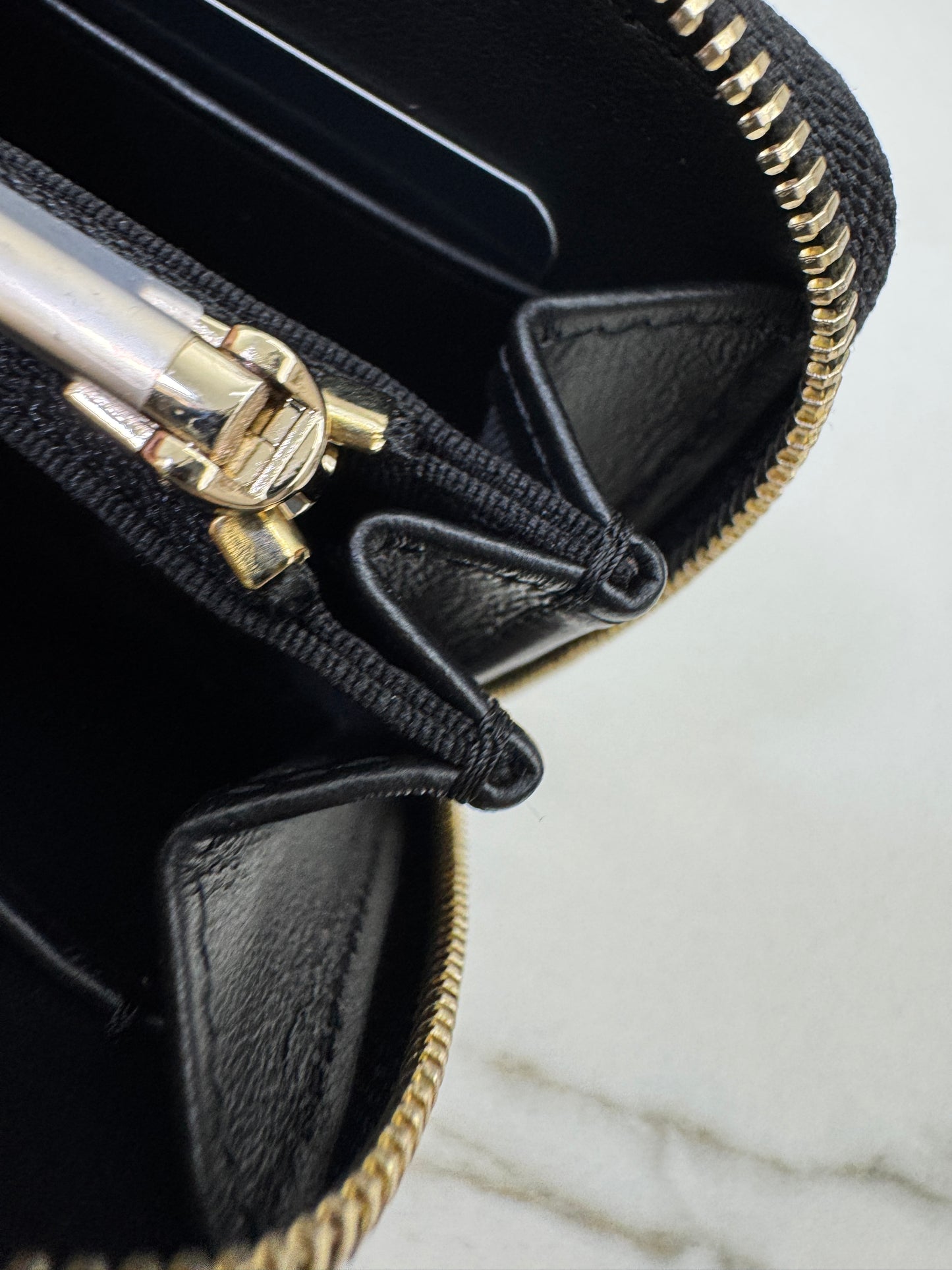 CHANEL 24B半鑽扣 加大零錢包 可放對摺紙幣