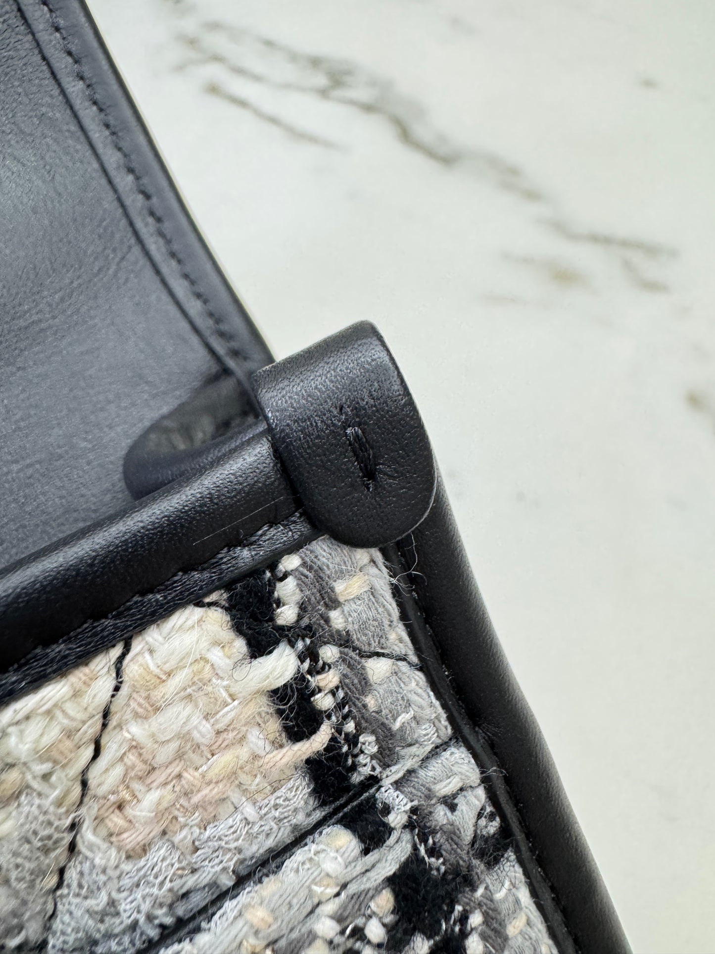 CHANEL 22K 郵差豆腐包 漸變Tweed